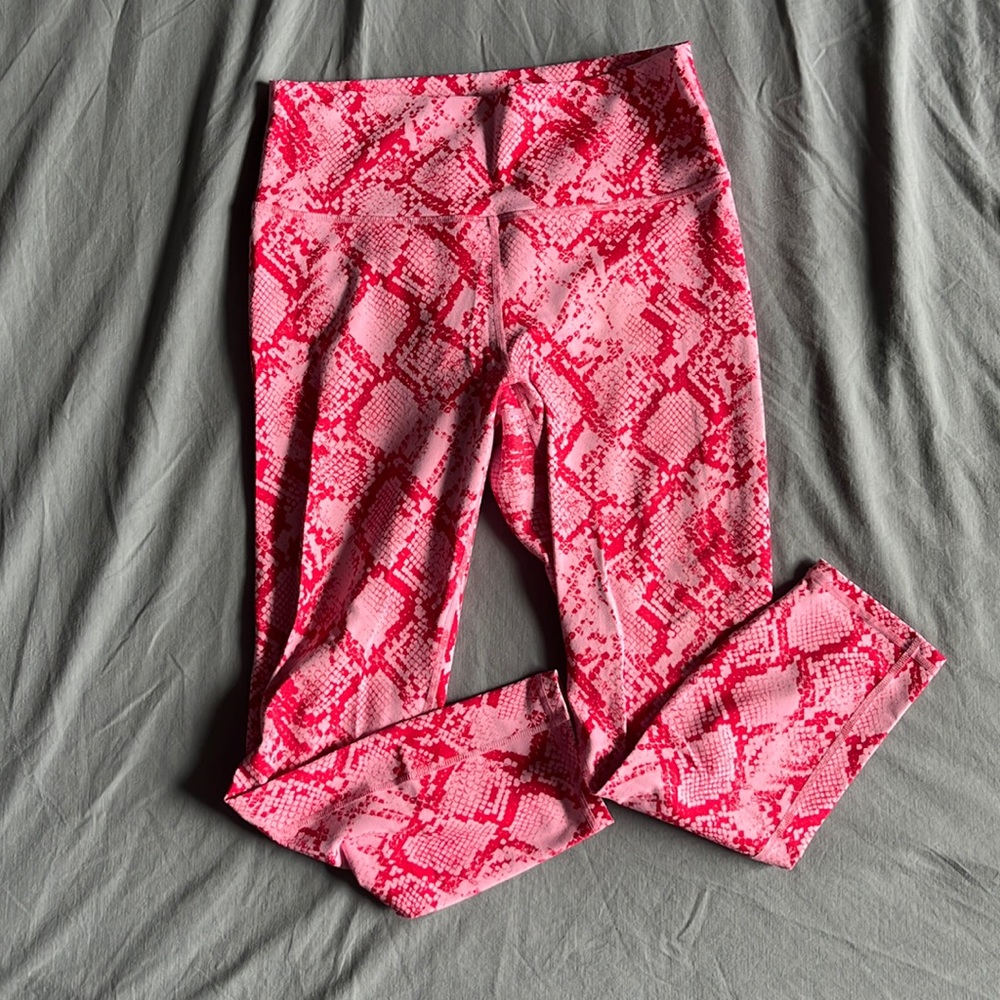 FABLETICS crop leggings